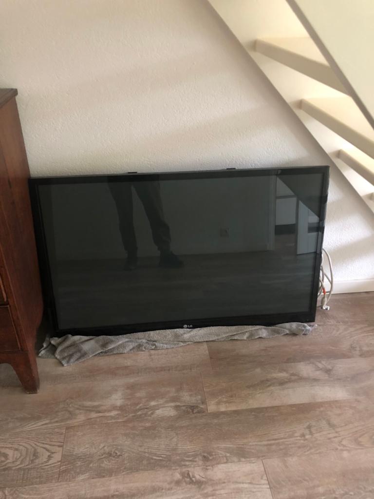 LG plasma tv 50 inch met muurbeugel, Ophalen, 50 Hz, Zo goed als nieuw, 100 cm of meer