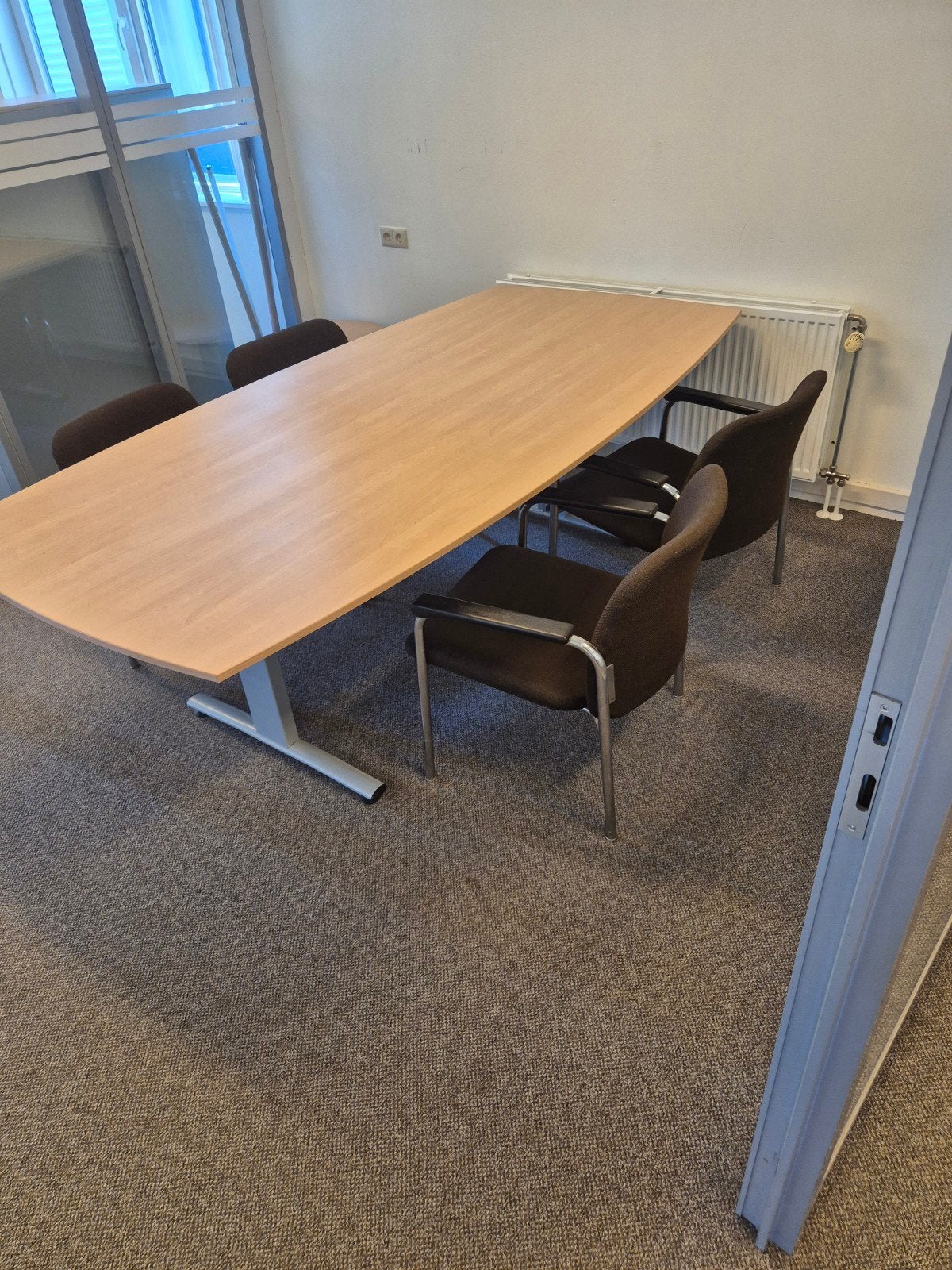 Kantoor Bureau Tafels Stoelen  Vergadertafel, Zakelijke goederen, Kantoor en Winkelinrichting | Kantoormeubilair en Inrichting