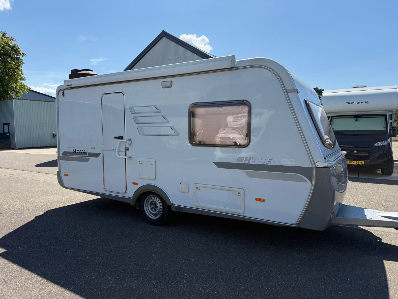 Hymer Eriba Nova 470 caravan | Mover | Enkele bedden, Rondzit, Tot en met 2, Bedrijf, Ringverwarming