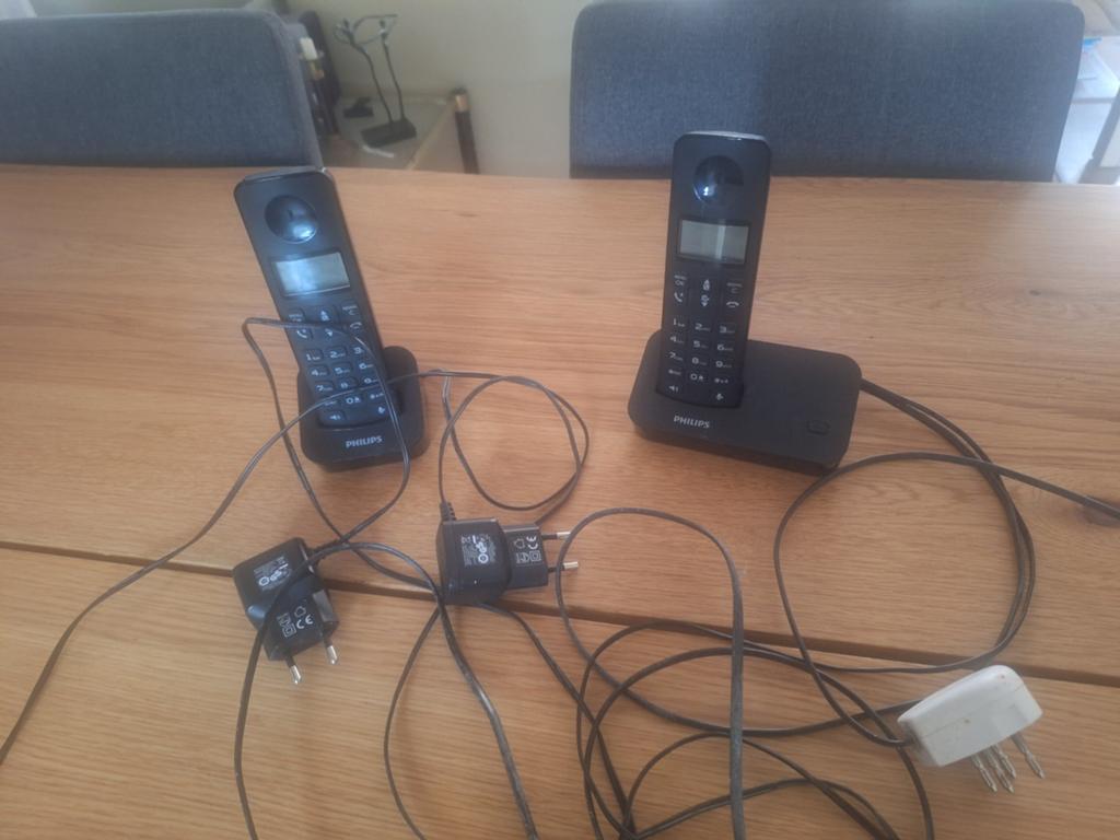 Philips DECT telefoon met twee draadloze handsets., Ophalen, Gebruikt, 2 handsets