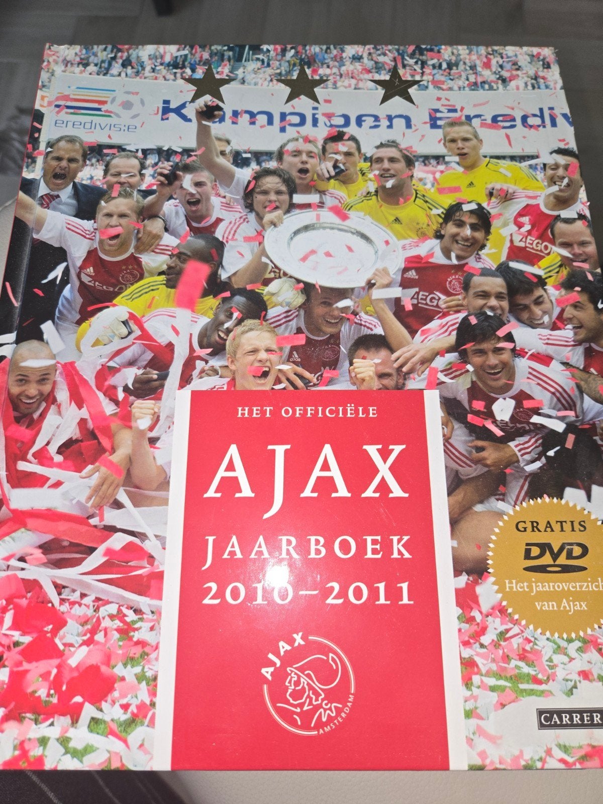 Ajax Jaarboek 2010-2011 + DVD & voorgedrukte handtekeningen, Ophalen, Zo goed als nieuw, Ajax, Balsport
