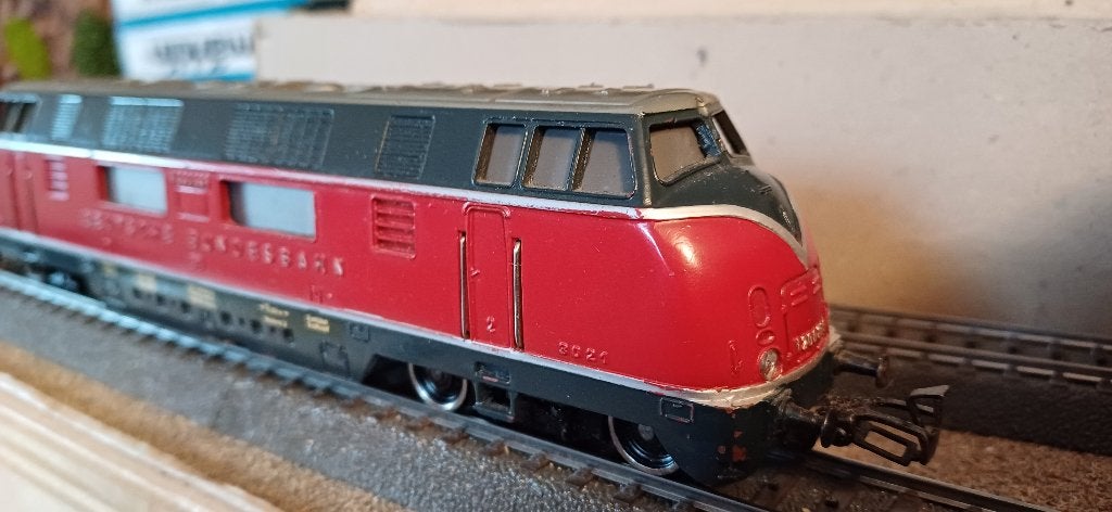 Marklin 3021 V200 zeer oud analoog., Wisselstroom, Locomotief, Ophalen of Verzenden, Zo goed als nieuw