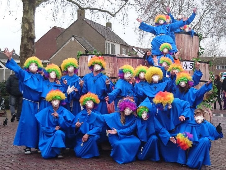 Unieke leuke carnavals loopgroep "de Blauwe Paters", Carnaval, Maat 46/48 (XL) of groter, Ophalen of Verzenden, Zo goed als nieuw
