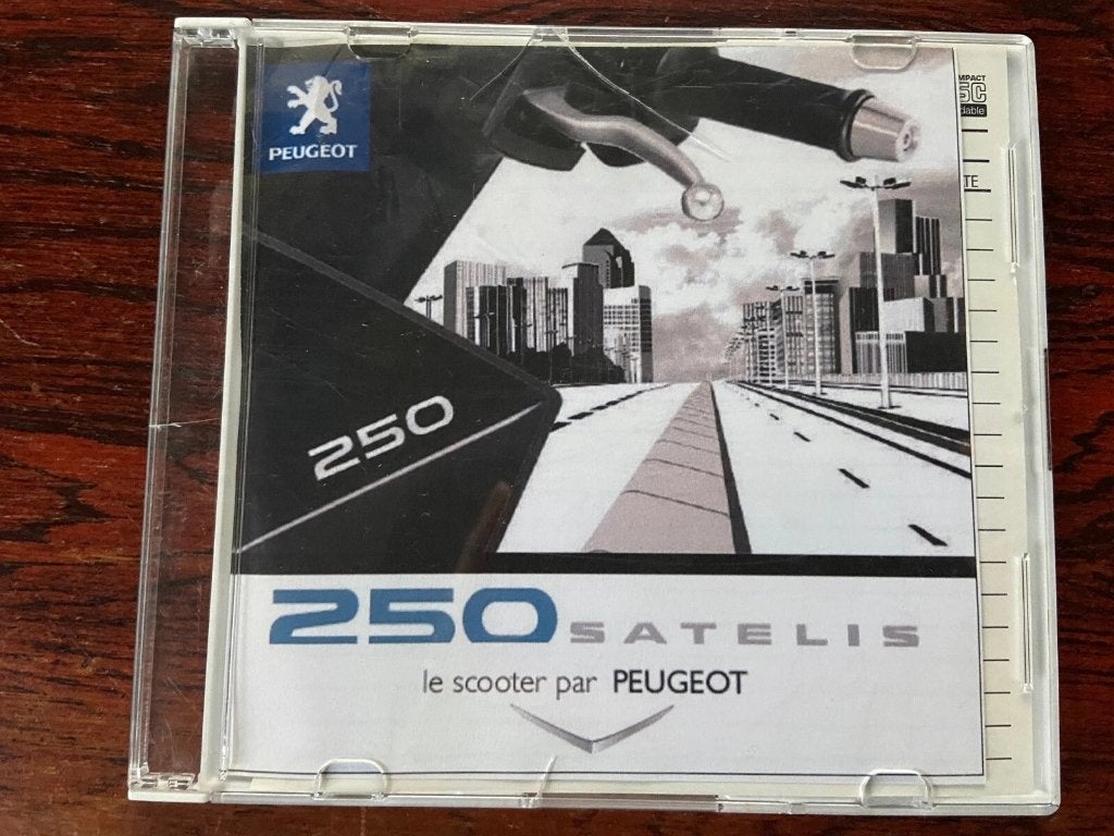 Peugeot scooter motorcycle press kit complete 250 Satelis, Ophalen of Verzenden, Gebruikt, Motoren