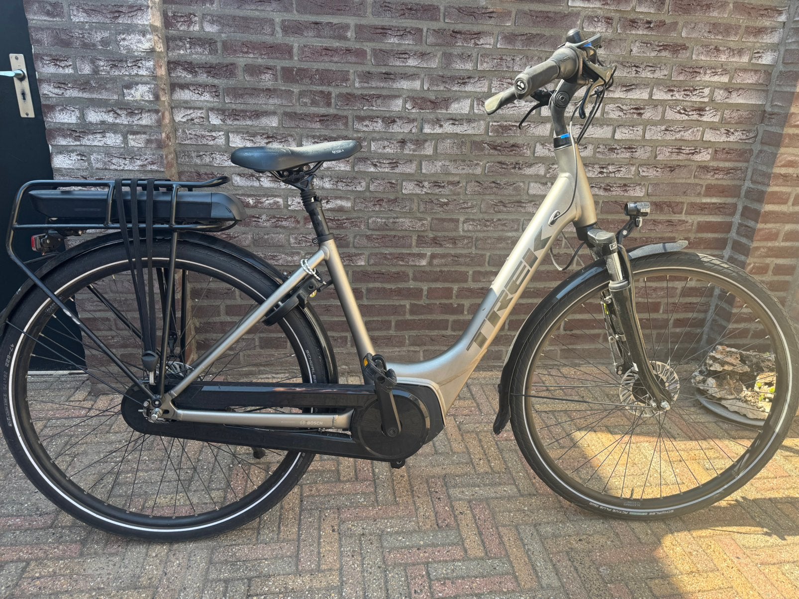Trek District +3 low step dames fiets, Zo goed als nieuw, 47 tot 51 cm, 50 km per accu of meer, Ophalen