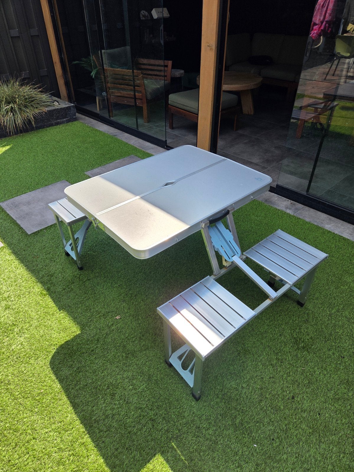 Opvouwbare campingtafel met bankjes, Ophalen of Verzenden, Gebruikt, Campingtafel