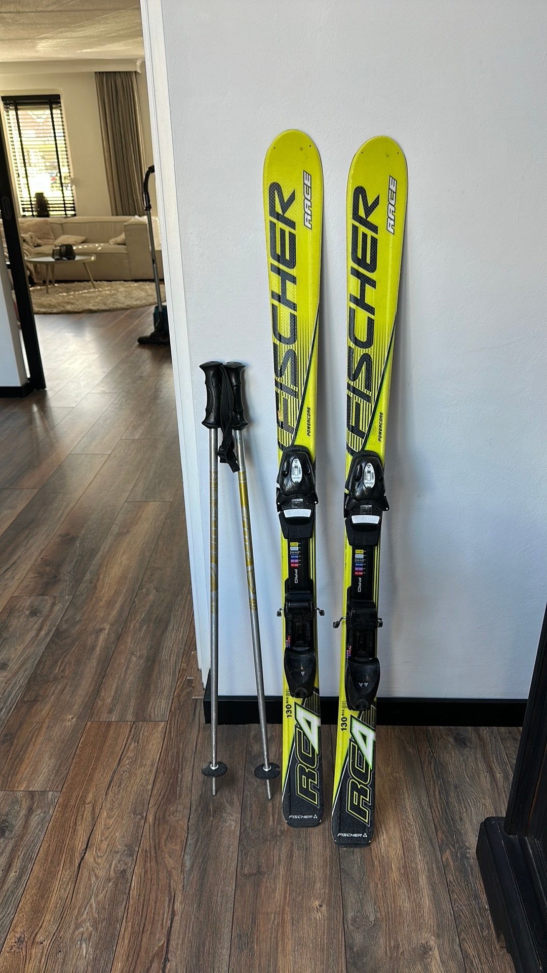 Ski fischer 130 met stokken 90cm, Fischer, 100 tot 140 cm, Ophalen of Verzenden, Zo goed als nieuw