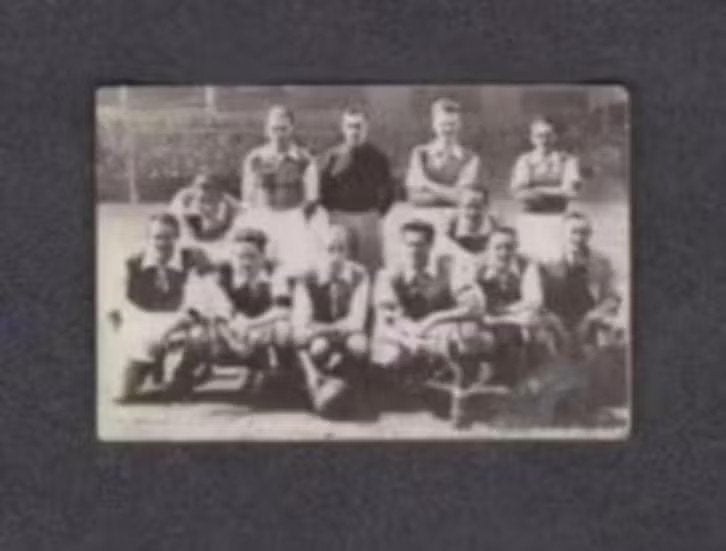 Voetbalplaatje SVV Schiedam Elftal 1951-1952., Verzamelen, Ophalen of Verzenden, Zo goed als nieuw