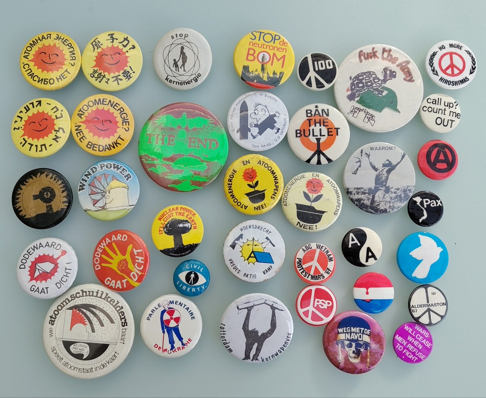 Verzameling van diverse vintage protestbuttons, Verzamelen, Speldjes, Pins en Buttons, Ophalen of Verzenden, Gebruikt, Overige onderwerpen