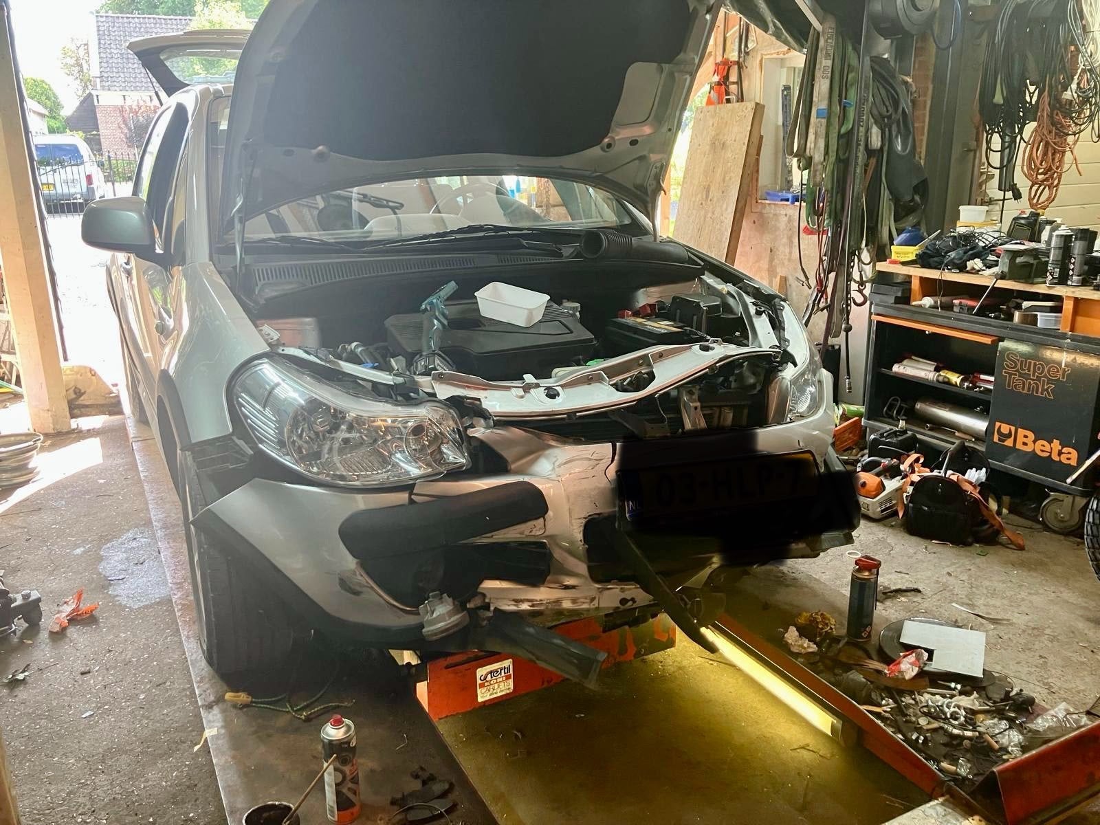 Gezocht donor suzuki sx4 shogun / exclusief liefst in kleur, Auto-onderdelen, Ophalen, Gebruikt, Voor, Motorkap