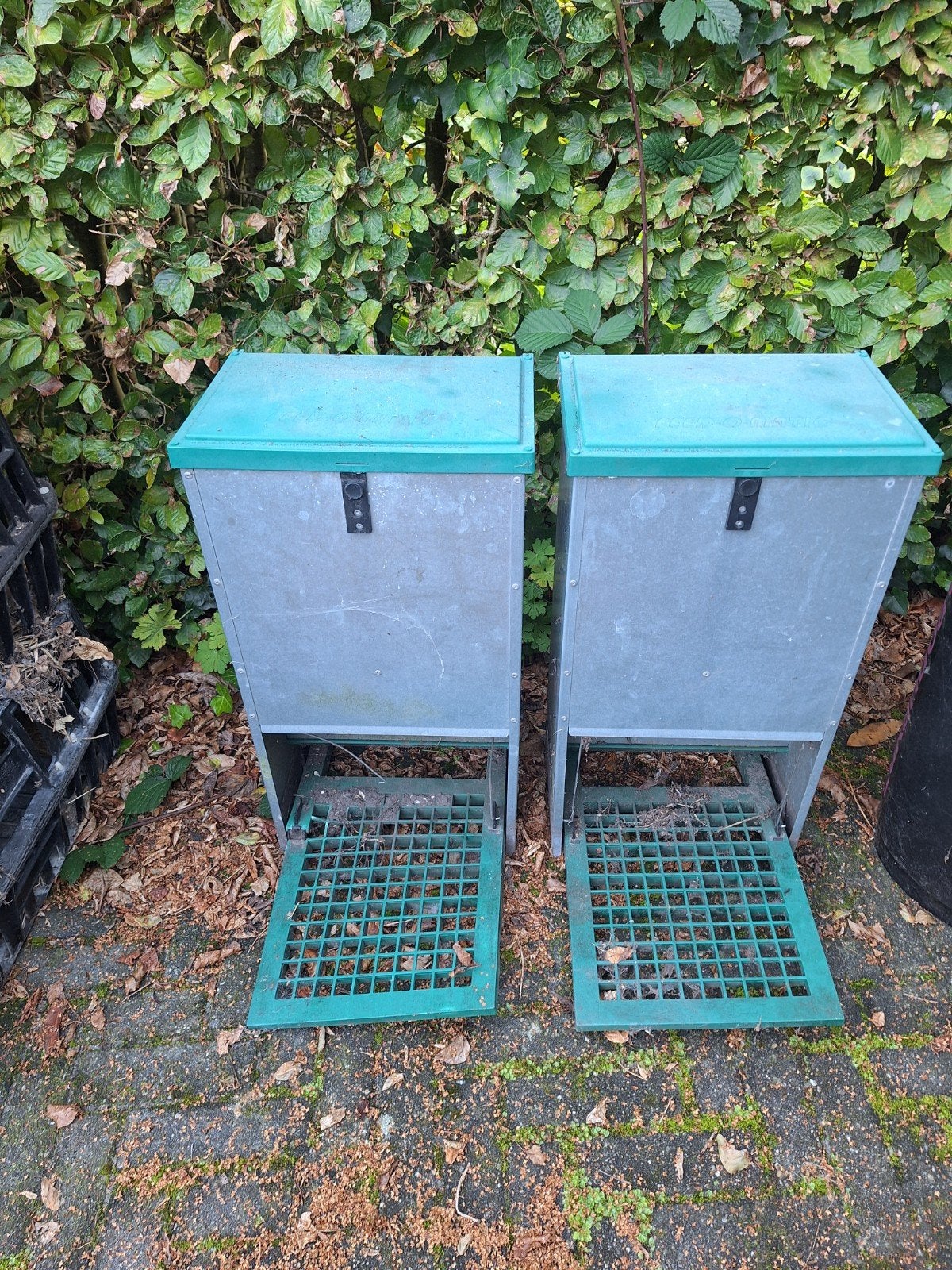 Trapbak - kippenvoerbak, Ophalen, Gebruikt, Drinken en Voederen