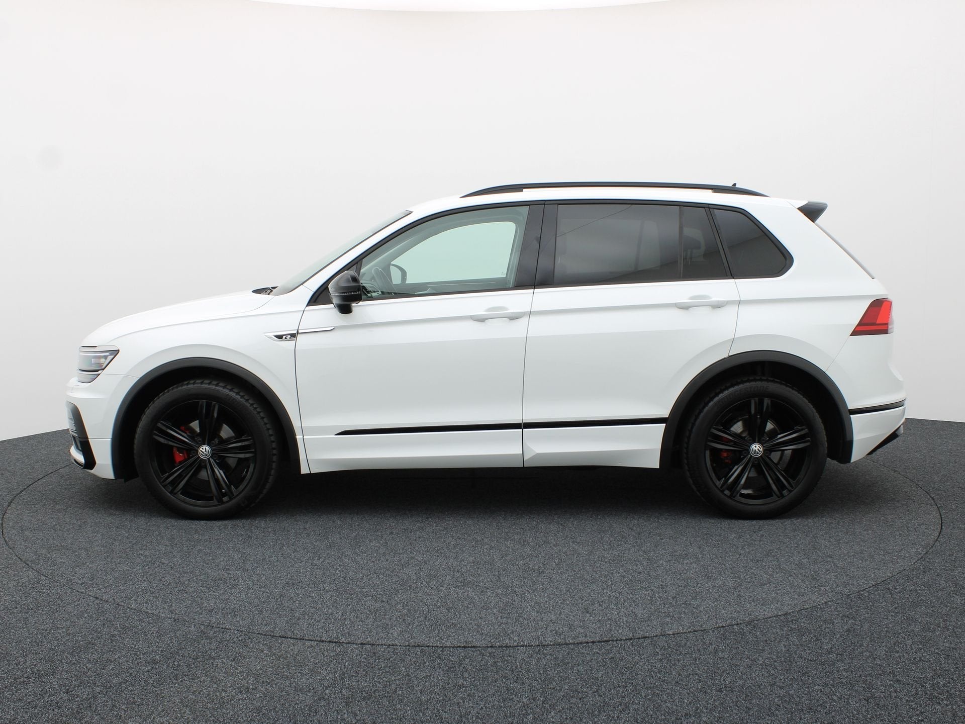 Volkswagen Tiguan 1.5 TSI ACT Highline Business R | Black St, 12 maanden, Euro 6, Wit, Grijs