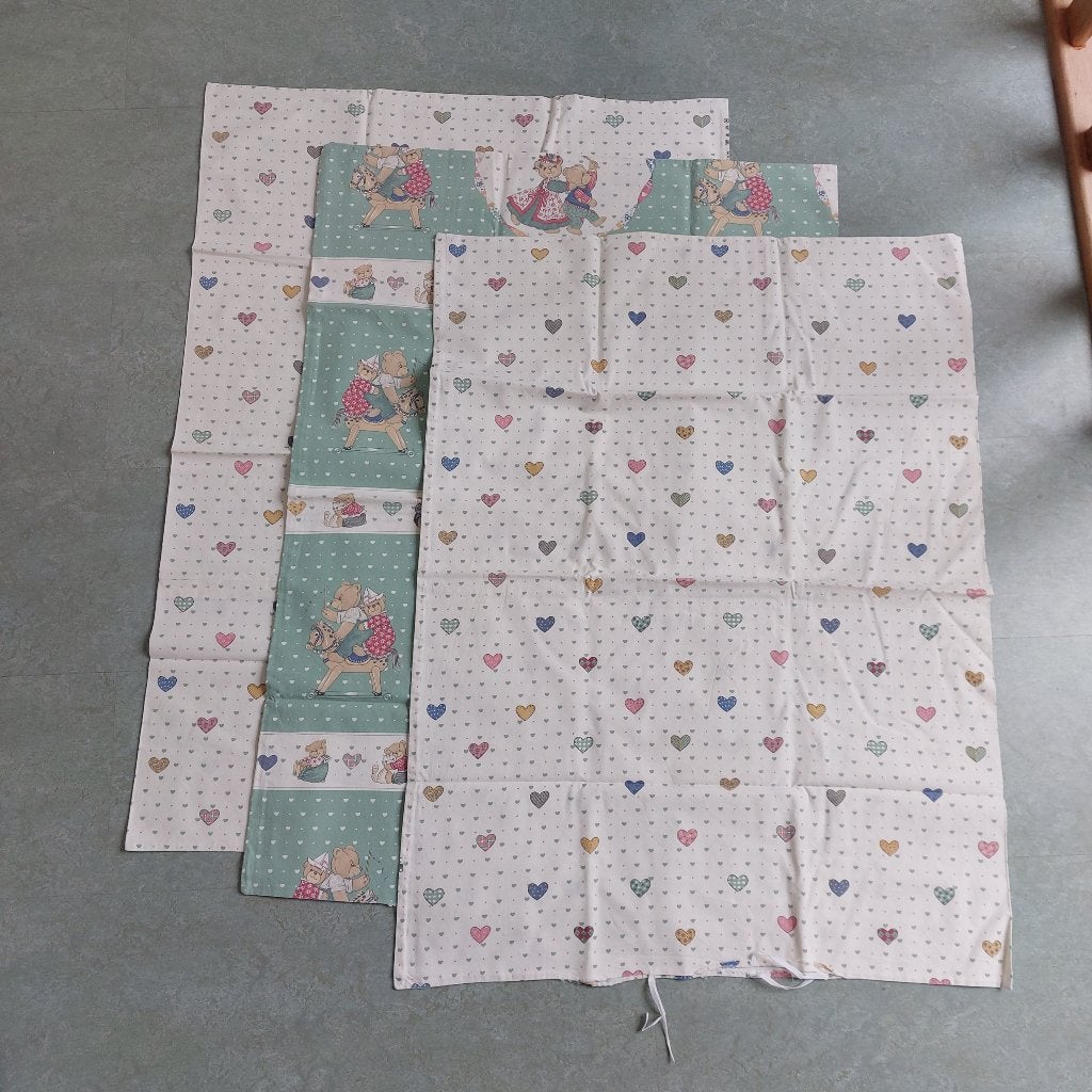 3 Dekbedhoesjes voor wieg - Beertjes en Hartjes - Vintage, Ophalen of Verzenden, Zo goed als nieuw, Wieg