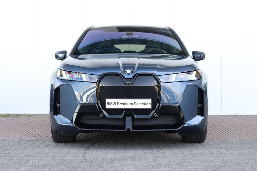 BMW iX xDrive60 112 kWh | SoH 100% | Sport Pro Pakket | Skyl, Auto's, BMW, Automaat, Stof, Gebruikt, Zwart