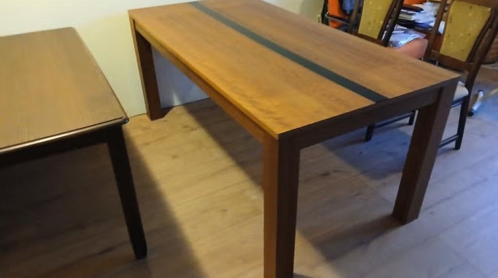 Houten eettafel met zwarte accentstreep, Huis en Inrichting, Tafels | Eettafels, Ophalen, 200 cm of meer, 50 tot 100 cm, Zo goed als nieuw