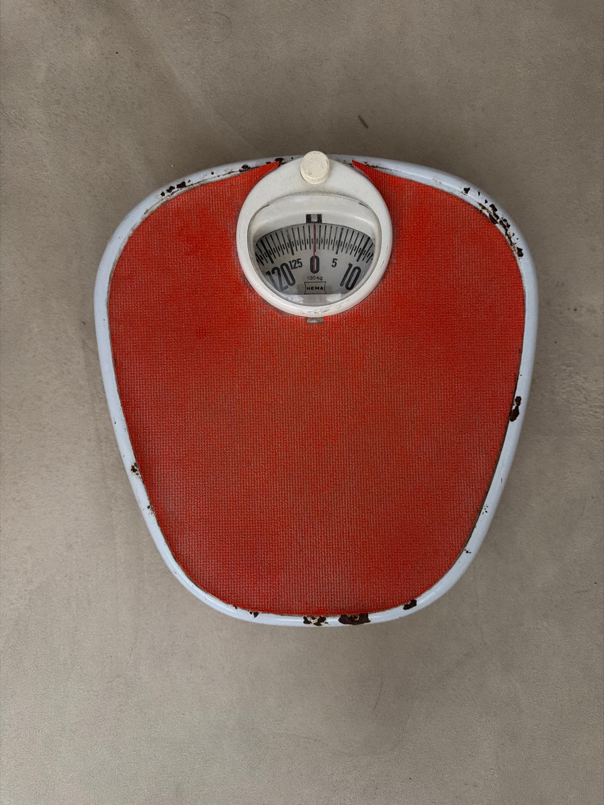 Vintage HEMA Personenweegschaal - oranje, Witgoed en Apparatuur, Gebruikt, Analoog, 100 kg of meer, Ophalen of Verzenden