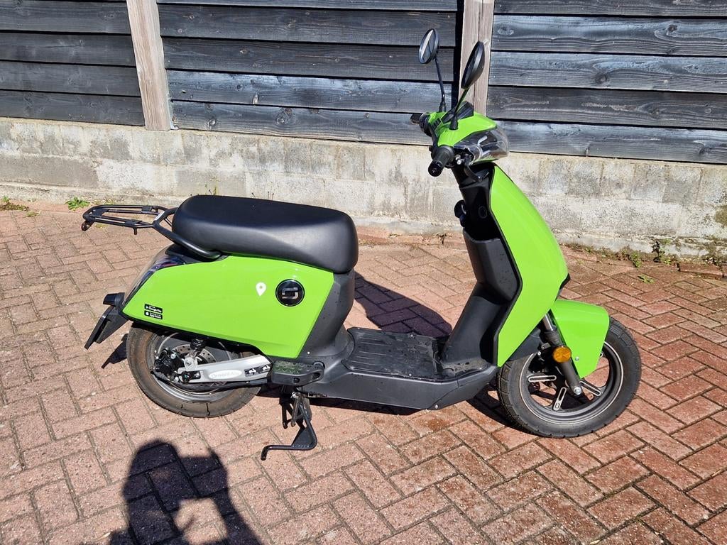 ​Groene E-Max CUT Elektrische Scooter – Slechts 66 km!, Fietsen en Brommers, Ophalen, Maximaal 45 km/u, Elektrisch, Zo goed als nieuw