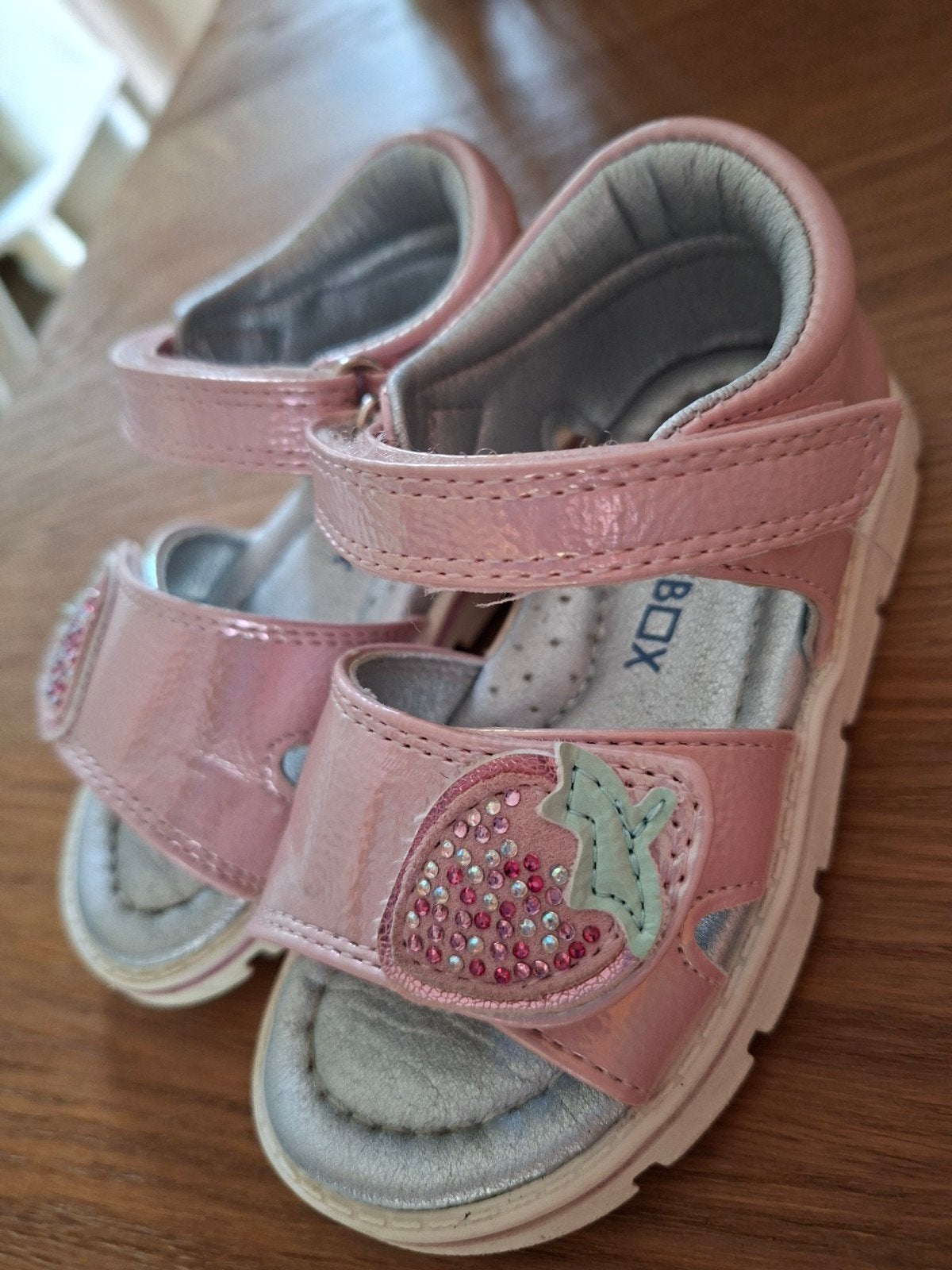 Roze kindersandalen met aardbei - Maat 24, Meisje, Schoenen, Ophalen of Verzenden, BLUEBOX