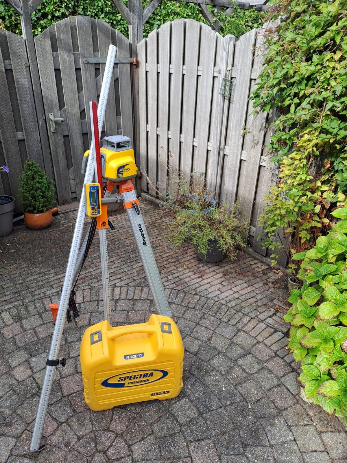 Spectra Precision LL300N Laserwaterpas met statief, Ophalen, Zo goed als nieuw, Overige meters