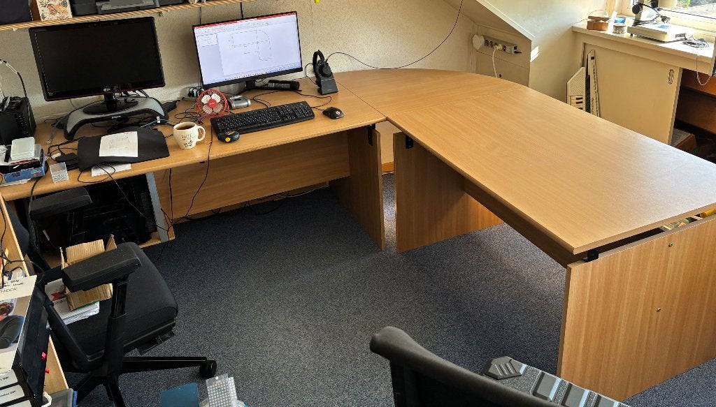Hoekbureau met ladeblok - Gebruikt, goede staat, Ophalen, Hout, Hoekbureau, Bruin