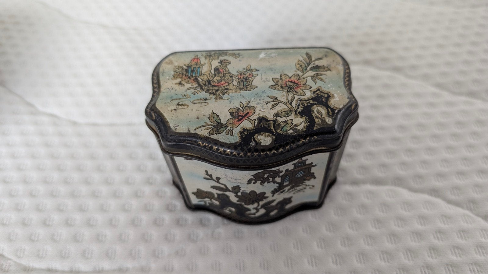 Vintage theeblikje met Chinees landschap decor, Ophalen of Verzenden