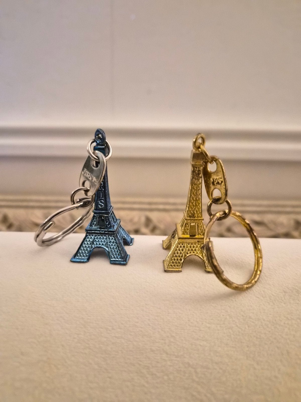 2 nieuwe Eiffeltoren sleutelhangers - 5 cm hoog, Ophalen of Verzenden, Nieuw, Stad of Land