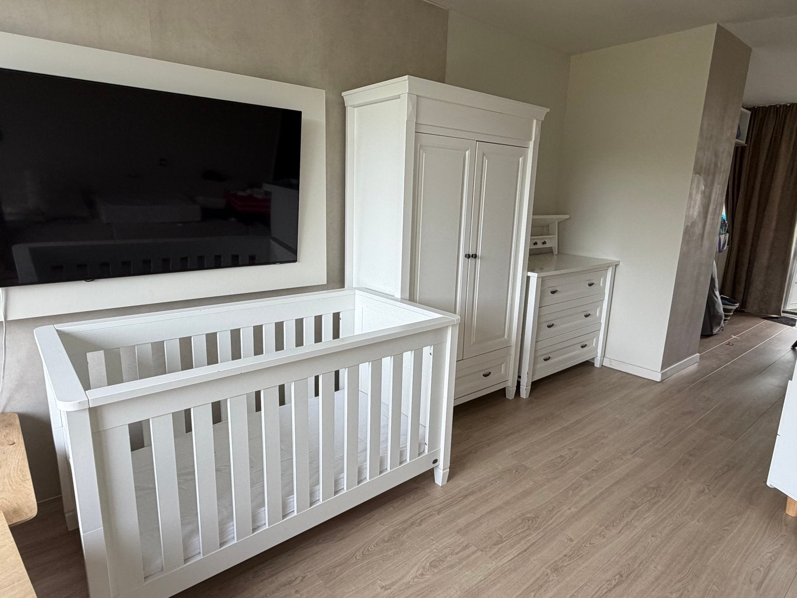 Complete babykamer: ledikant, kledingkast en commode, Ophalen, Gebruikt, Jongetje of Meisje