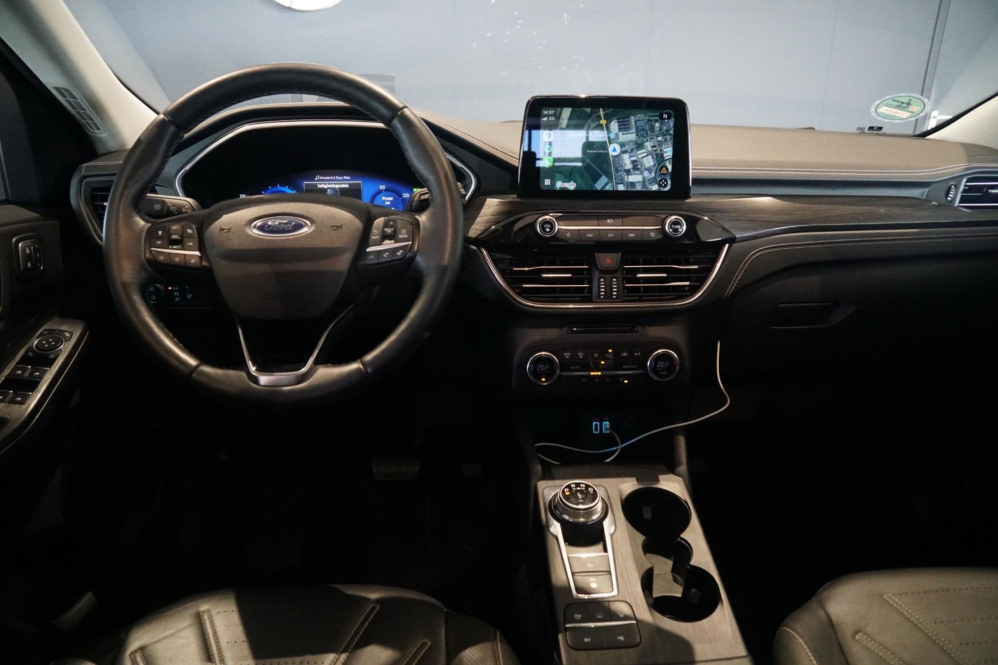 Ford Kuga 2.5 PHEV Vignale + PANORAMA / HEAD-UP / B&O / LEDE, 14 kWh, Gebruikt, Euro 6, 4 cilinders
