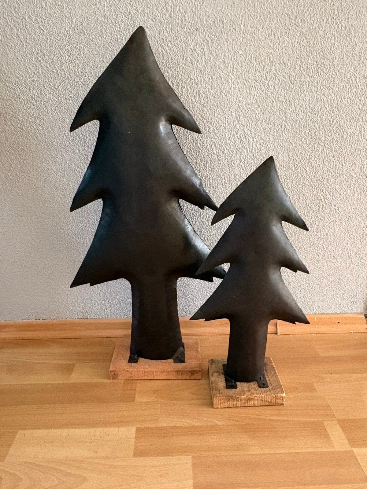 2 mooie grote sobere zinken kerstbomen op voet NIEUW, Ophalen of Verzenden, Nieuw