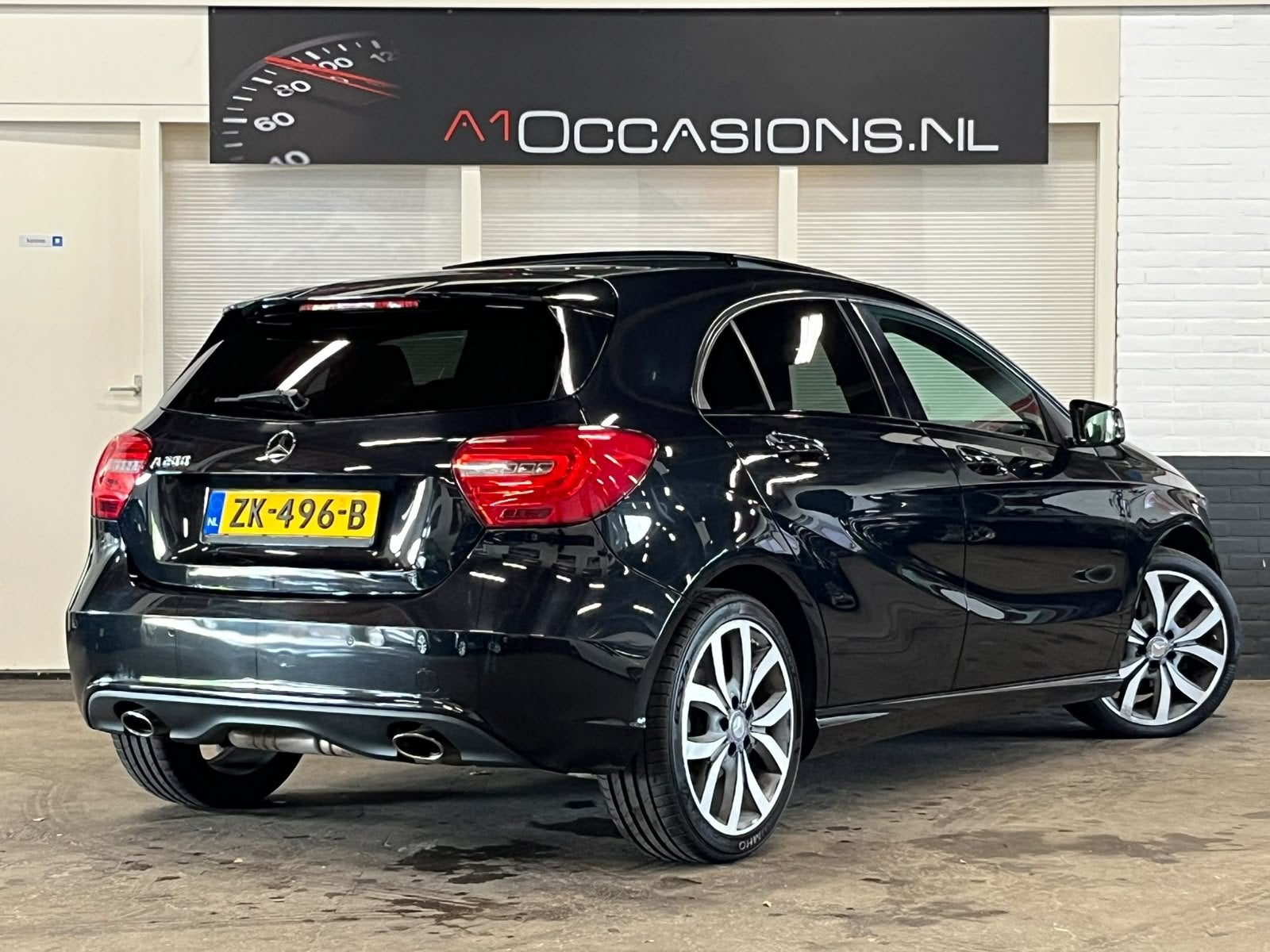 Mercedes-Benz A-Klasse 200 Prestige PANODAK!, Gebruikt, Zwart, 1595 cc, Bedrijf