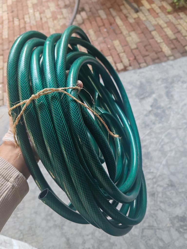 Tuinslang voor tuin / wassen - gebruikt maar in goede staat, Tuin en Terras, Tuinslangen, Ophalen of Verzenden, Gebruikt, Tuinslang