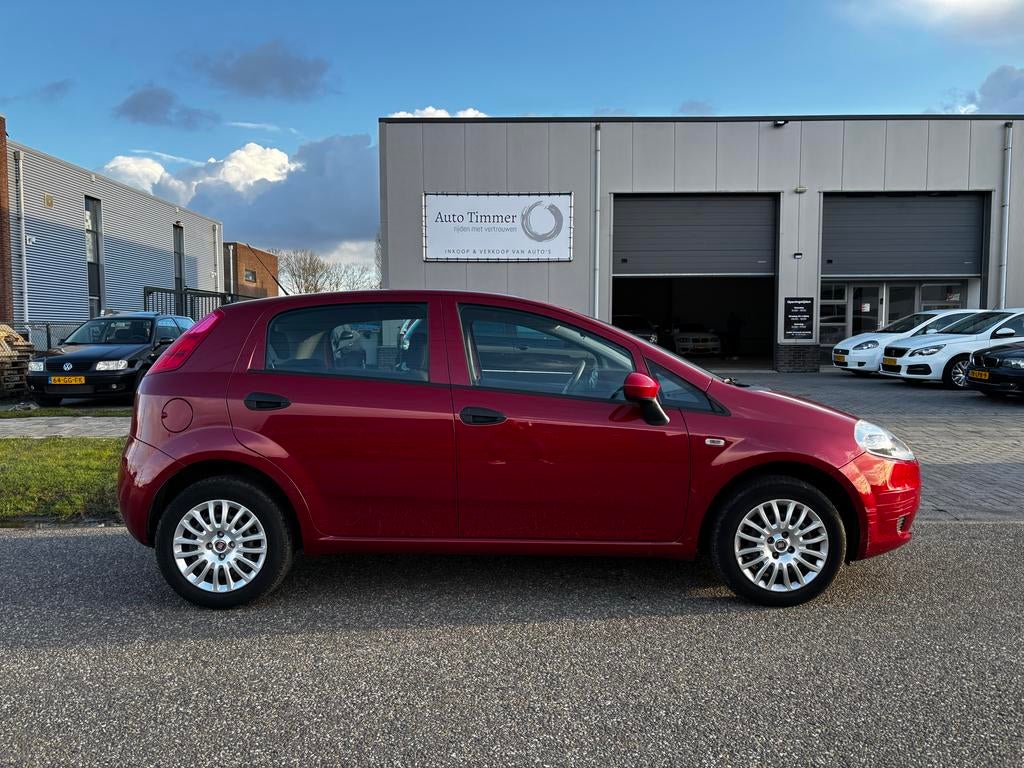 Fiat Punto 1.4 5DR 31.000KM!!!!!! UNIEK 1STE EIGENAAR!!!, Auto's, Fiat, Voorwielaandrijving, Stof, 40 €/maand, 4 cilinders