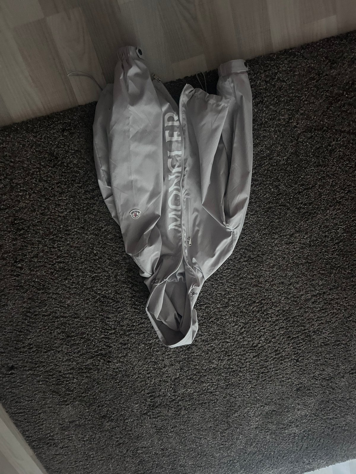 Moncler windbreaker licht grijs maat L, Ophalen of Verzenden, Grijs