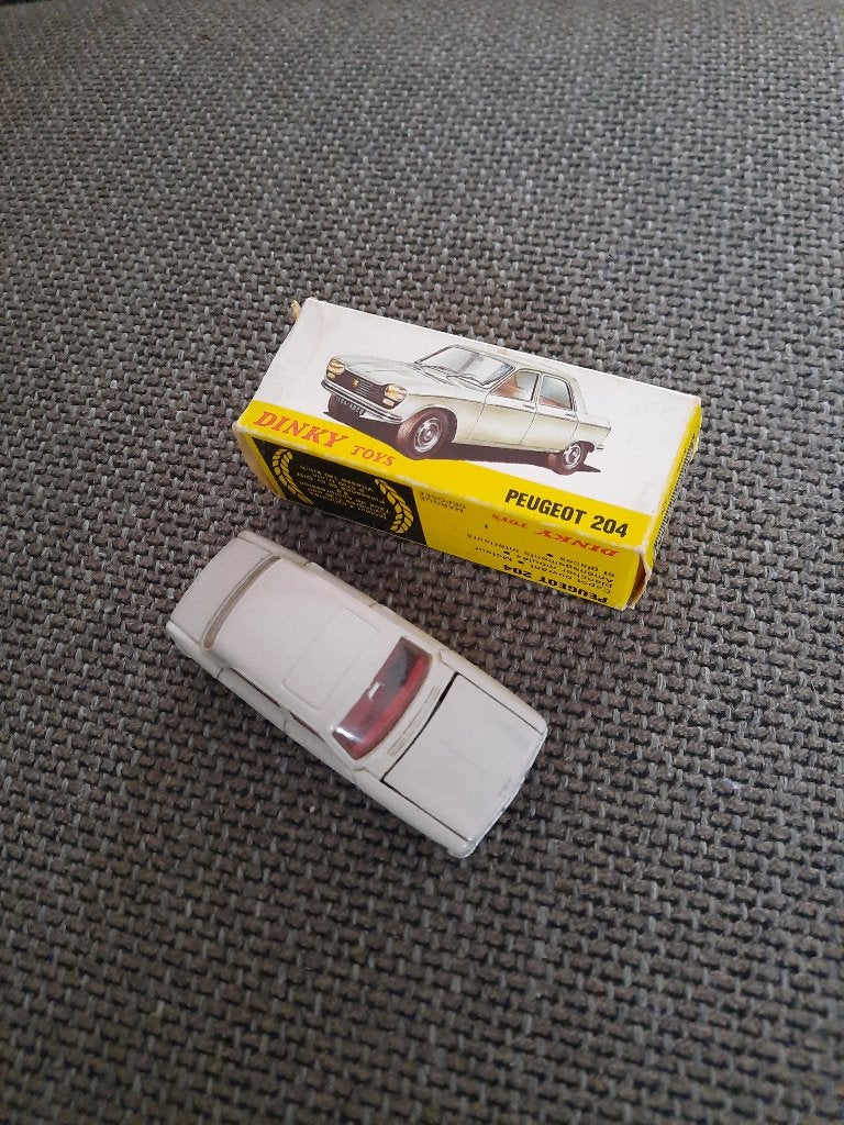 Dinky Toys. 510. Peugeot 204. Met doosje, Ophalen of Verzenden, Zo goed als nieuw, Auto, Dinky Toys