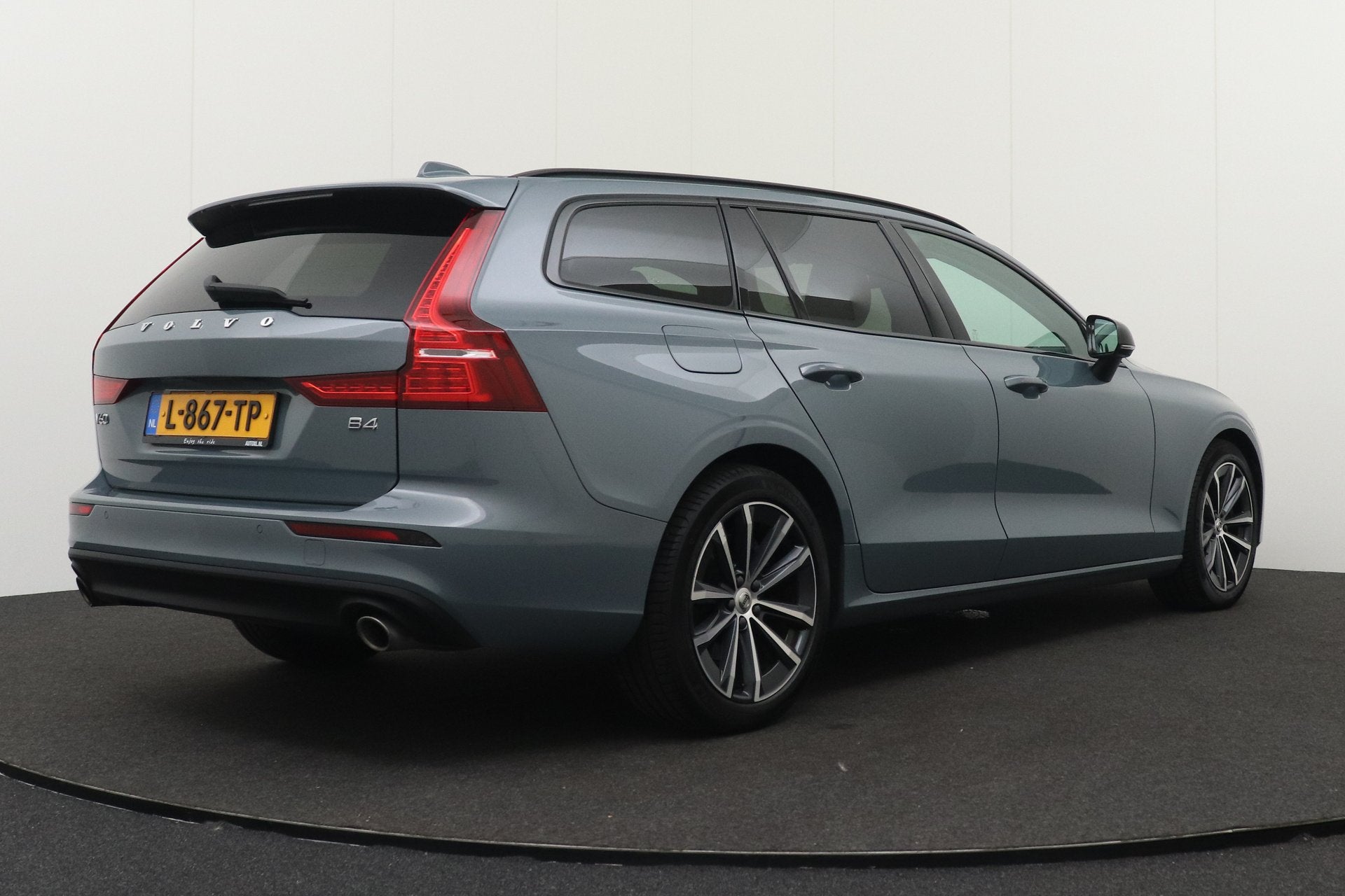 Volvo V60 2.0 198 PK Aut. B4 Business+ Elek. Trekhaak . Adap, Auto's, Dealer onderhouden, 4 cilinders, 1969 cc, Origineel Nederlands
