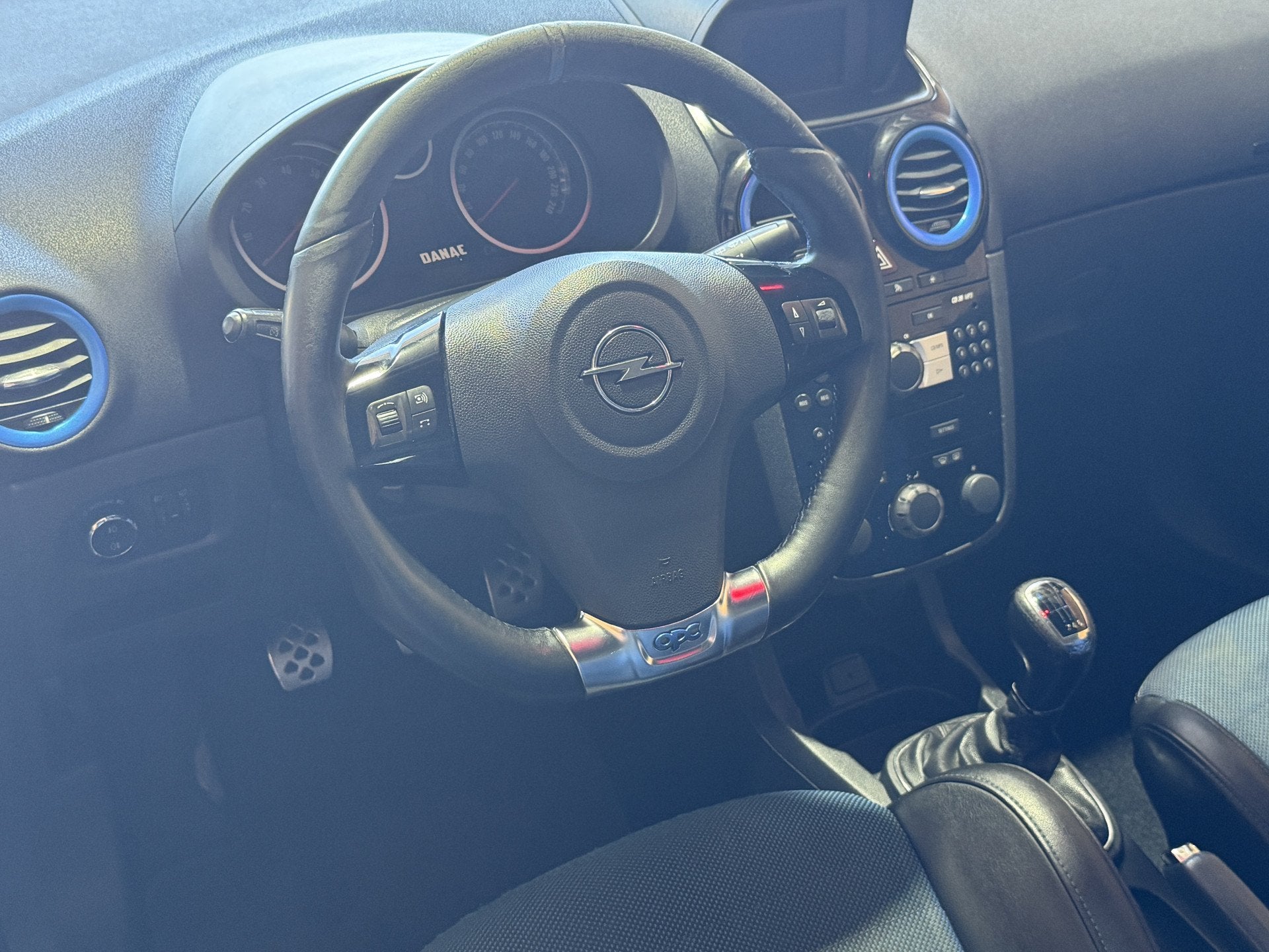 Opel Corsa 1.6-16V Turbo OPC | Recaro | Climate Control | 19, Auto's, Voorwielaandrijving, Euro 5, Gebruikt, Zwart