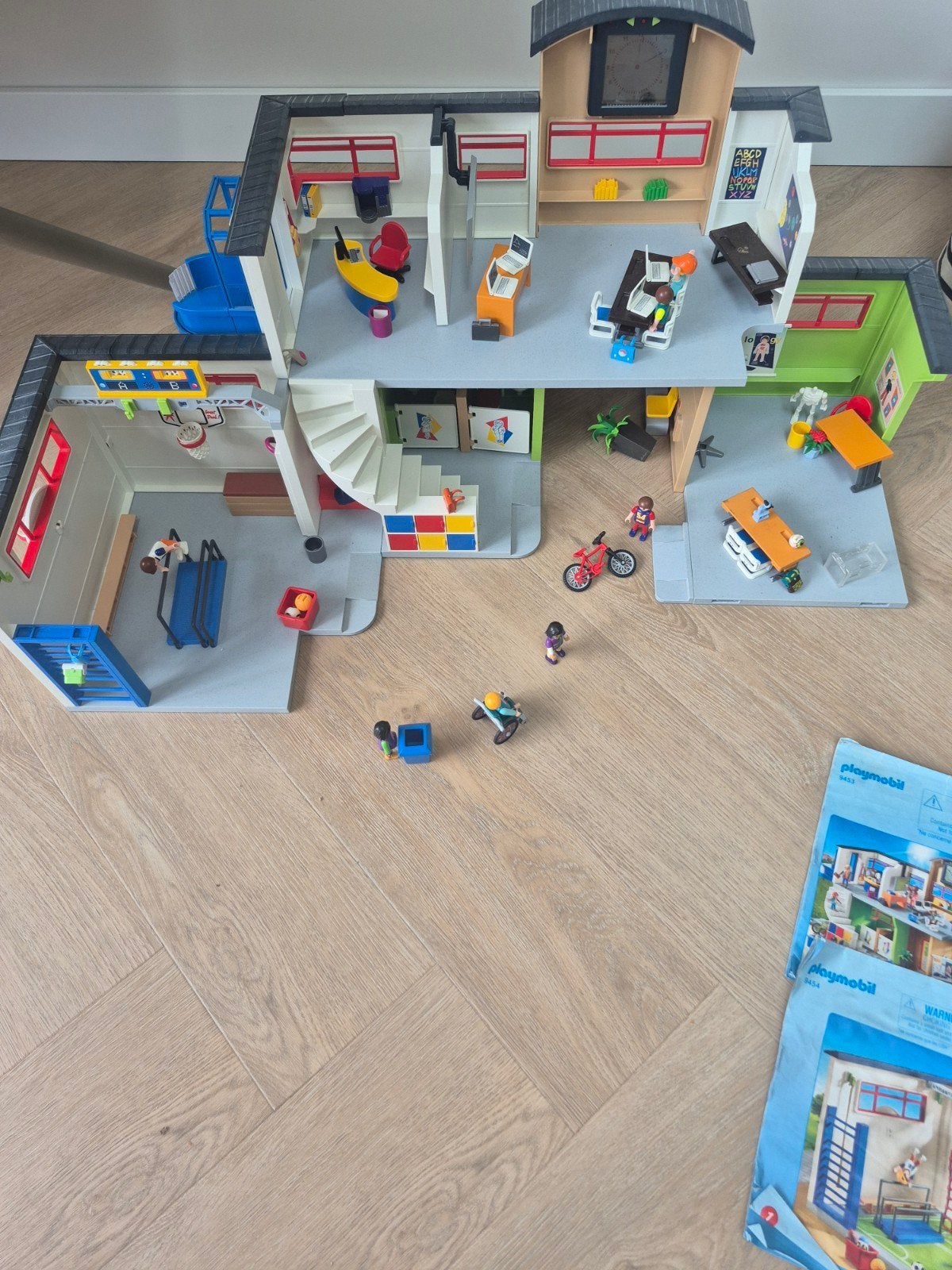 Playmobil City Life Grote School met Inrichting (9453), Gebouw, Losse onderdelen, Ophalen of Verzenden, Zo goed als nieuw
