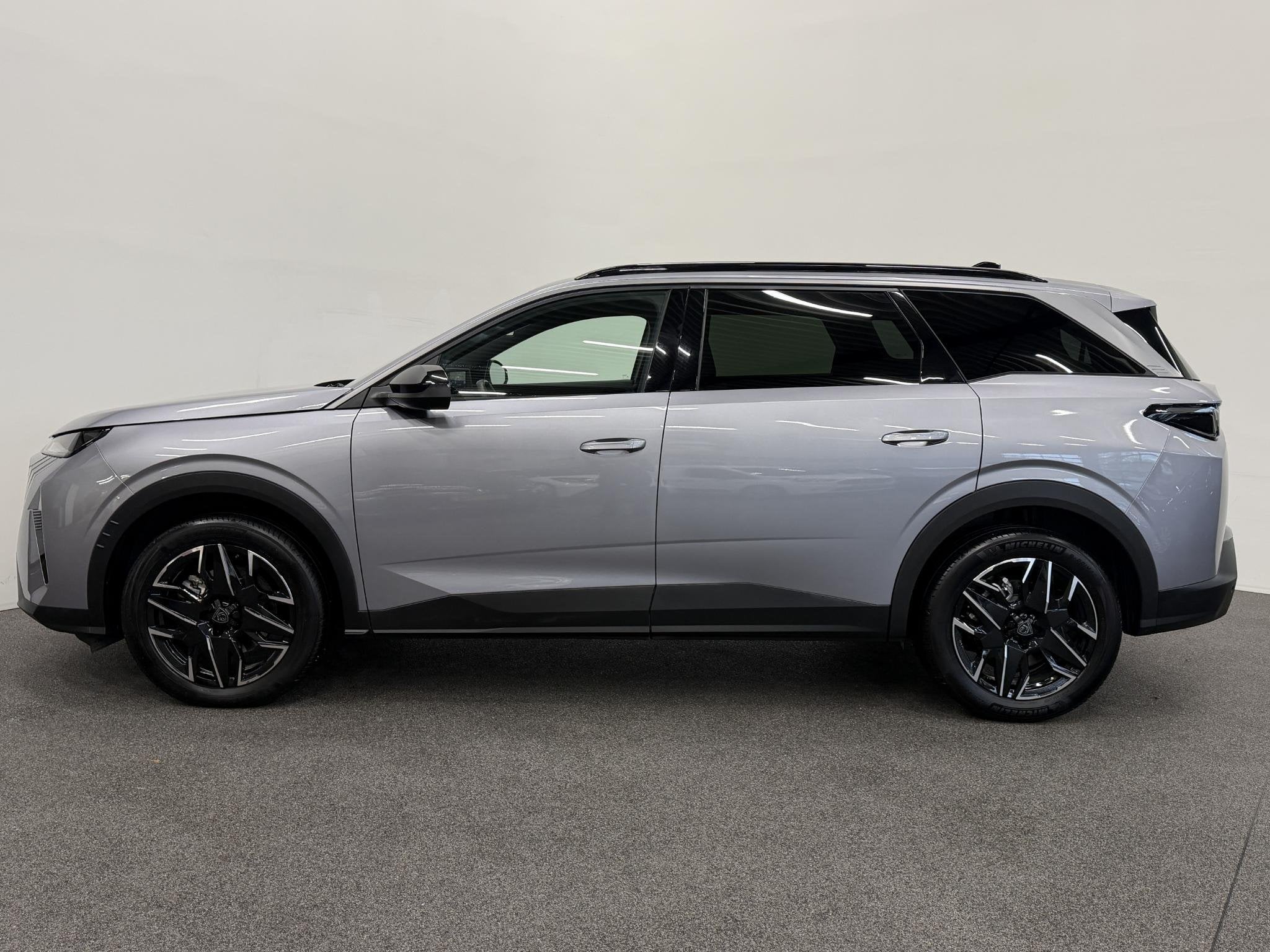 Peugeot 5008 1.2 Hybrid 136pk Allure Automaat Navigatie Crui, Automatische klimaatregeling, Gebruikt, Bedrijf, Hybride Elektrisch/Benzine
