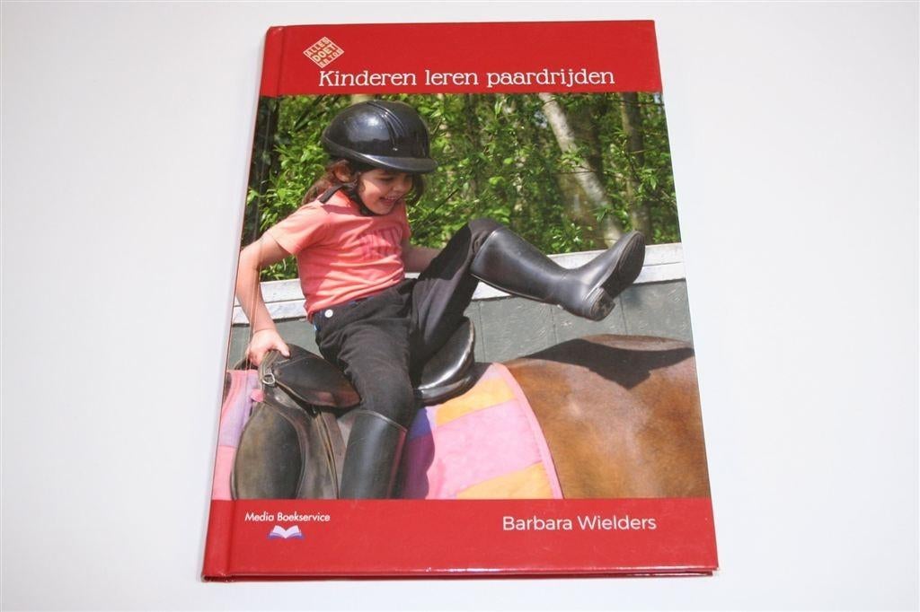 Kinderen Leren Paardrijden —Spelenderwijs, Pedagogisch Leren, Boeken, Dieren en Huisdieren, Ophalen of Verzenden, Zo goed als nieuw
