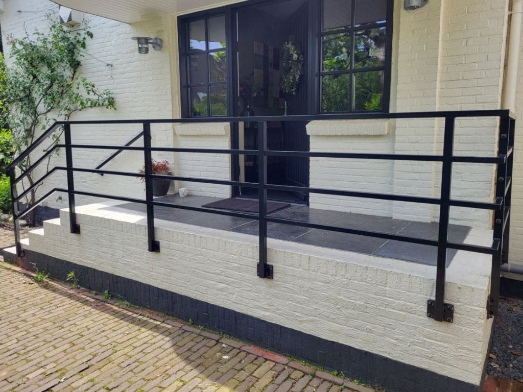 Trapleuning op maat, Ophalen, Nieuw, Zwart, Metaal