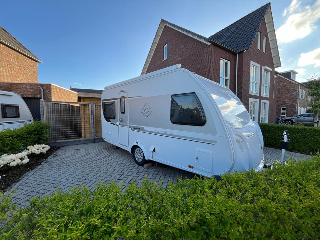 Knaus Sudwind 450 FU Limited Edition - AC Mover Luifel Tent, Caravans en Kamperen, Caravans, Rondzit, Frans bed, Particulier, Schokbreker