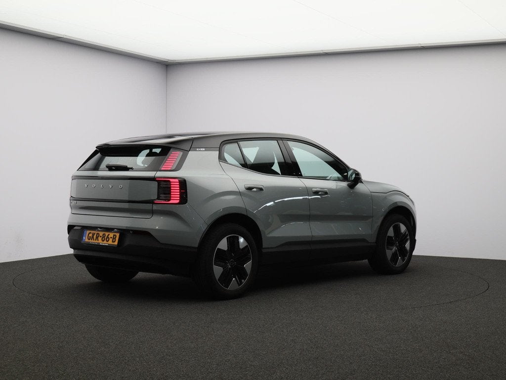 Volvo EX30 Single Motor Plus 51 kWh stoelverwarming / stuurv, Auto's, Achterwielaandrijving, Gebruikt, Volvo Selected Used Cars