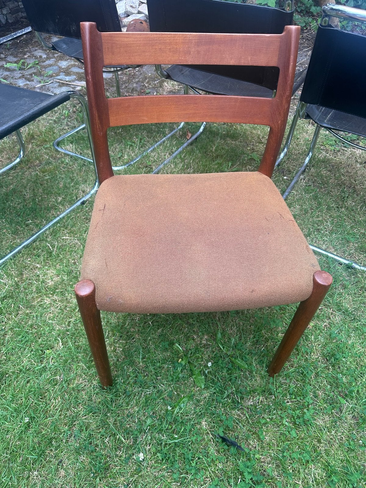 Vintage niels Moller stoel - Teakhout met stoffen bekleding, Antiek en Kunst, Ophalen
