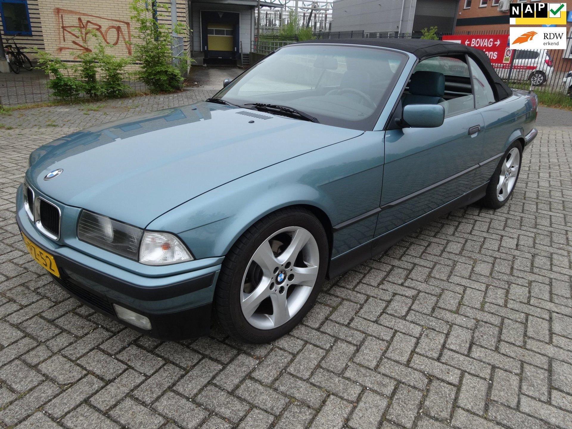 BMW 3-serie Cabrio 320i Automaat Boekjes N.a.p zeer goedesta, Auto's, Automaat, Achterwielaandrijving, Gebruikt, 4 stoelen