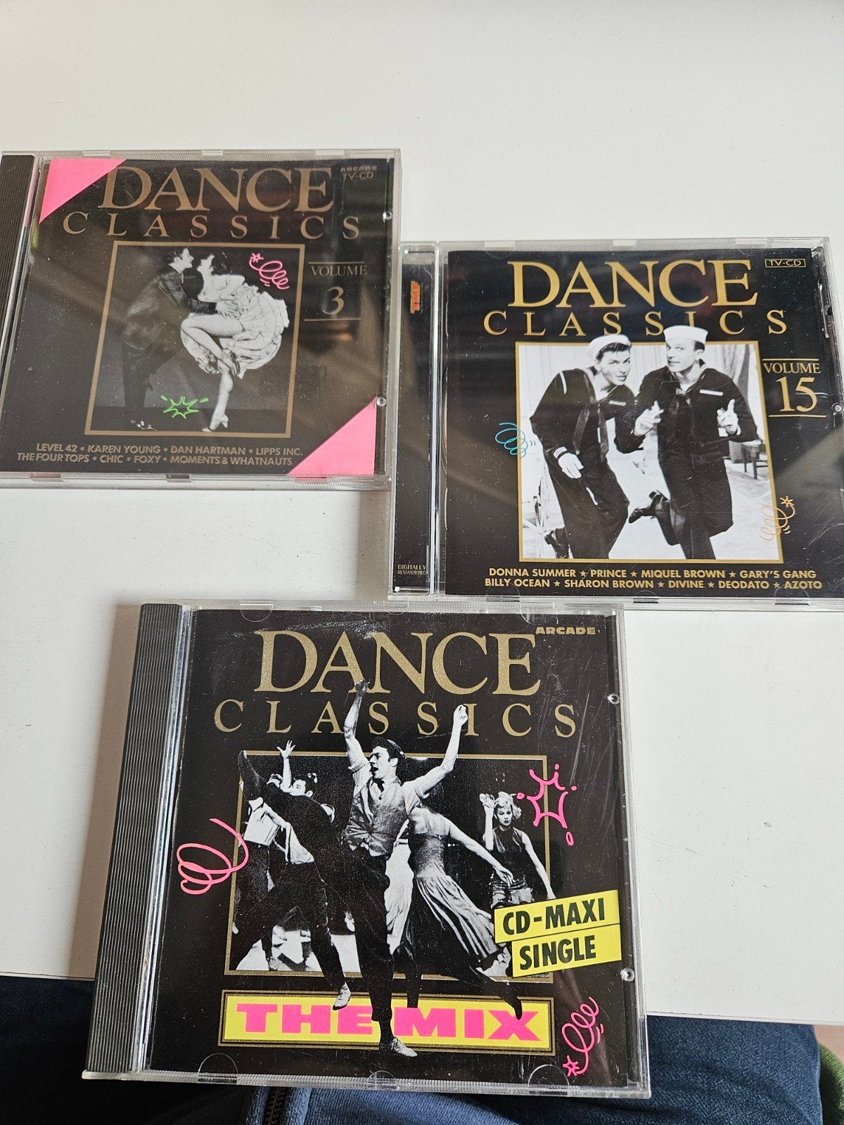 Dance Classics CD's - The Mix, Volume 3 & Volume 15, Cd's en Dvd's, Ophalen of Verzenden, Zo goed als nieuw, Pop, Verzamelalbum