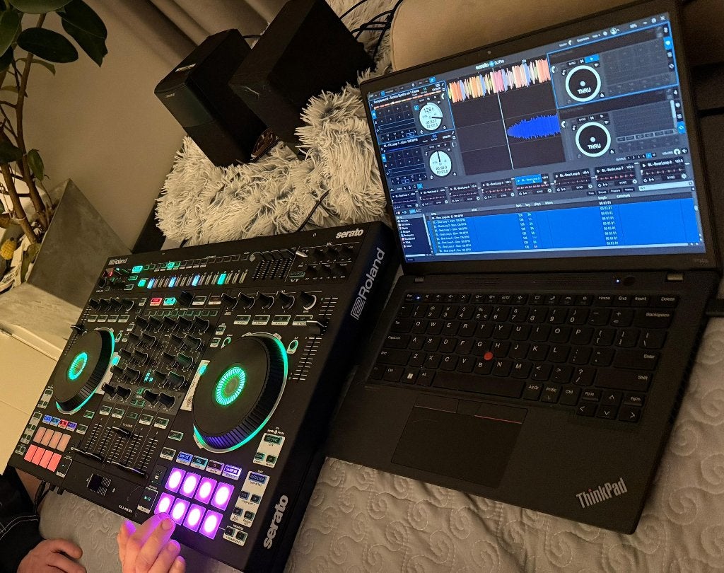 Roland DJ-808 DJ Controller + originele doos en topcover, Ophalen, Gebruikt, Dj-set, Overige merken