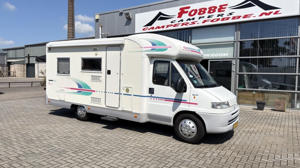 Super nette Adria Coral 640 DS Uit 2001 met Fransbed|174dkm, Caravans en Kamperen, Campers, Buitenlamp, Ringverwarming, Fiat, 6 tot 7 meter