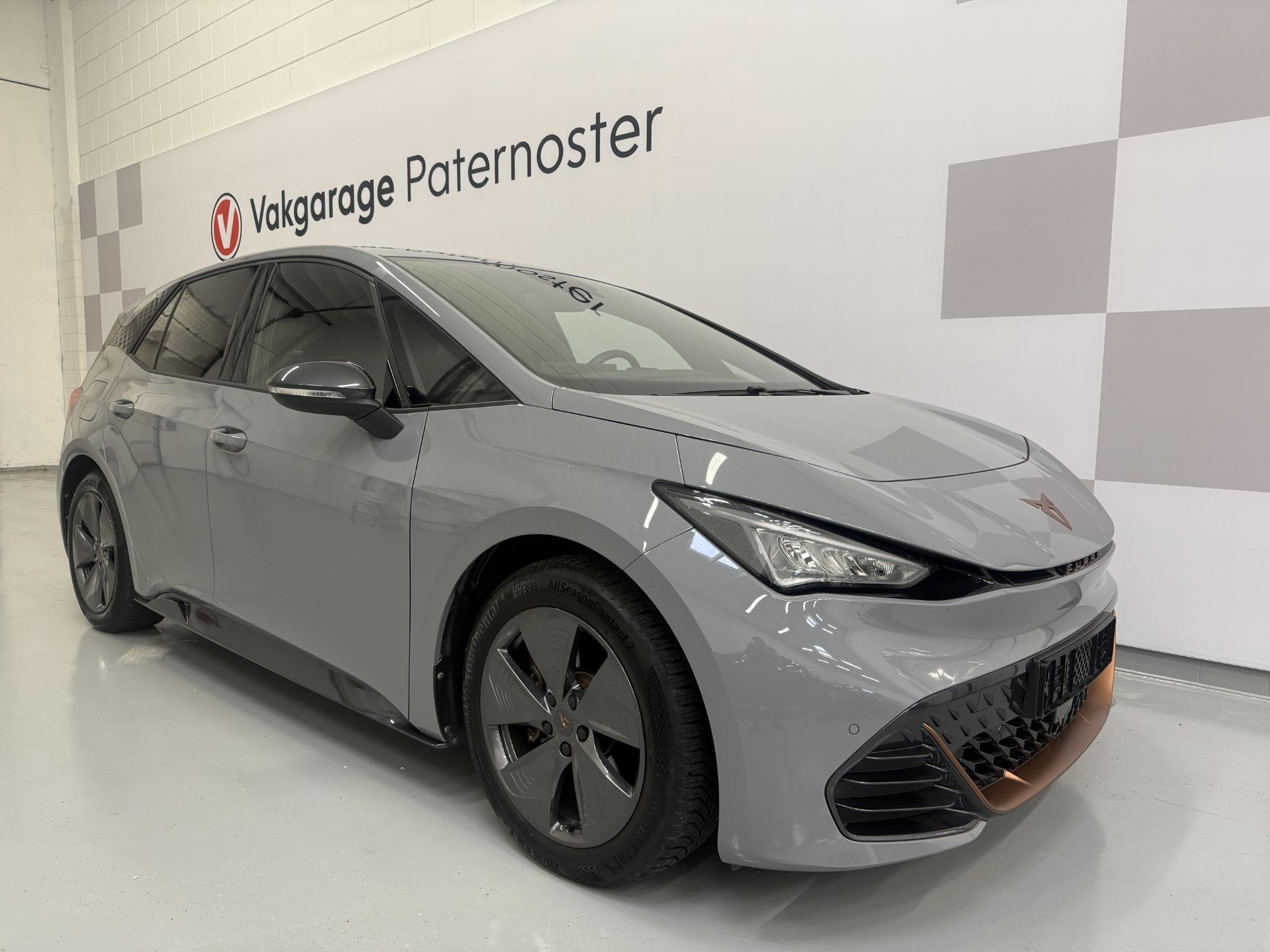 CUPRA Born Essential 62 kWh SOH 96% Carplay / Stoel & Stoel, Auto's, Automaat, 12 maanden, Gebruikt, Zwart