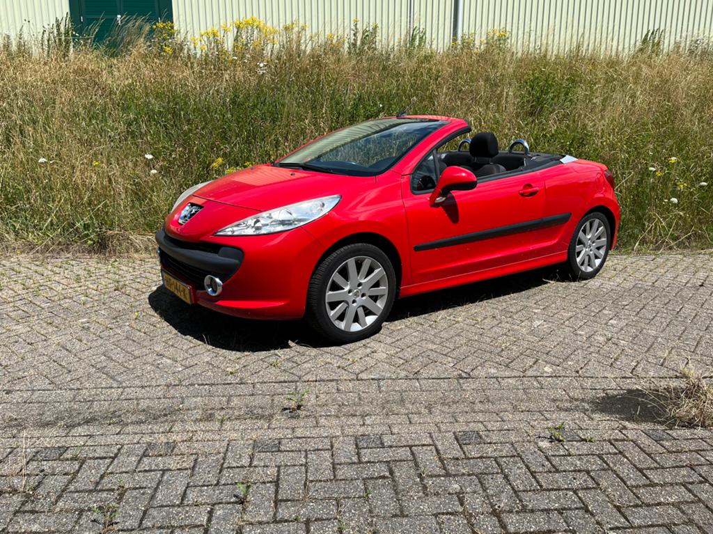 207 CC 1.6i 16v 120 pk 193dkm Airco, dak ok, Auto's, Peugeot, Voorwielaandrijving, Stof, Zwart, Cabriolet