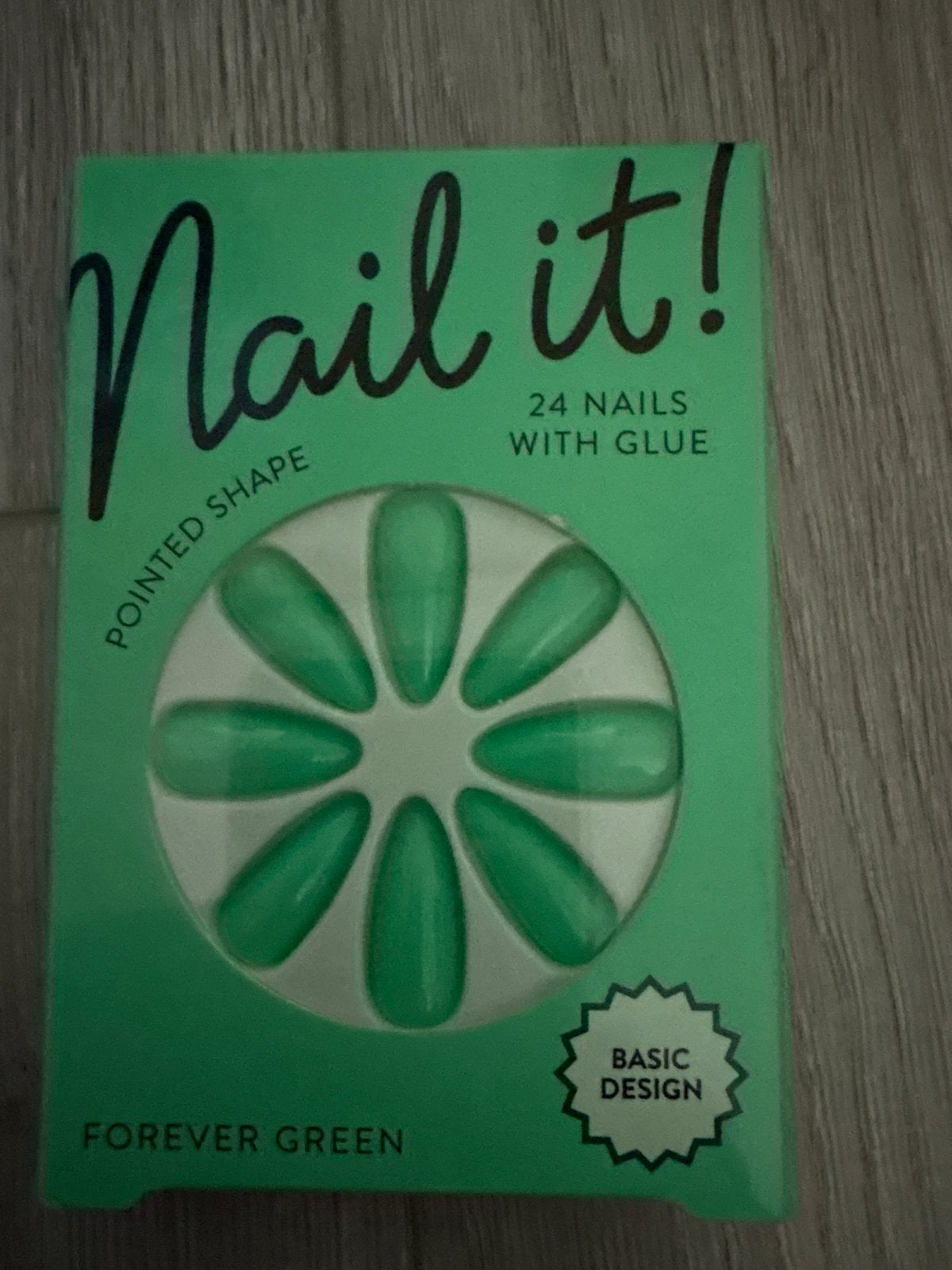 Nieuwe 'Nail it!' nepnagels - Forever Green, puntige vorm